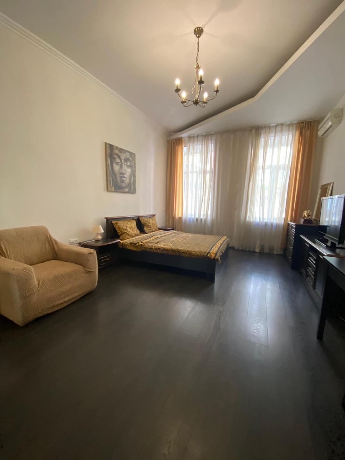 Ekaterinenskaya 24 * Odessa